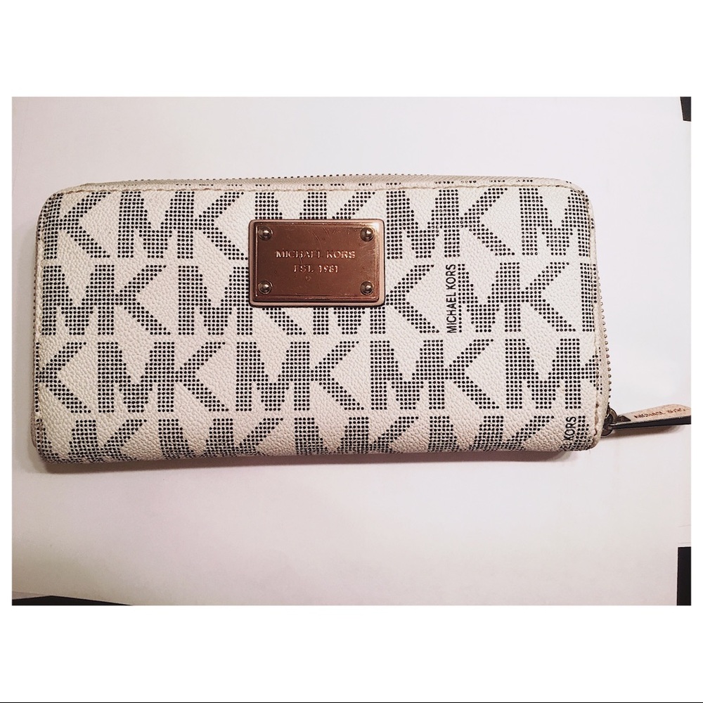 Michael Korrs Women Long Wallet